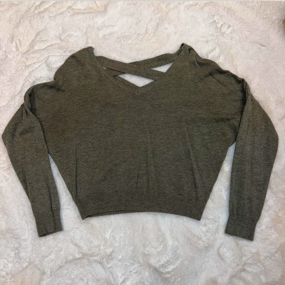 Sweater cross back